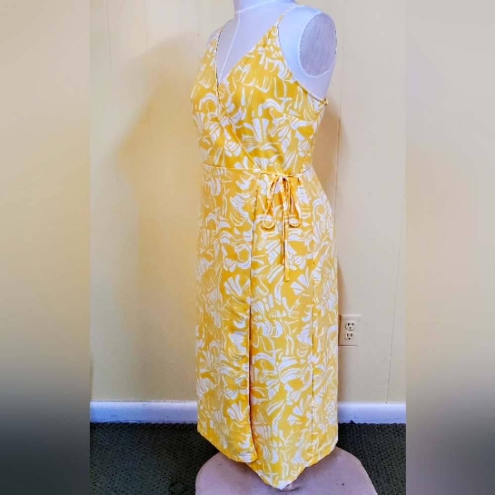 Nine West yellow wrap summer dress size M